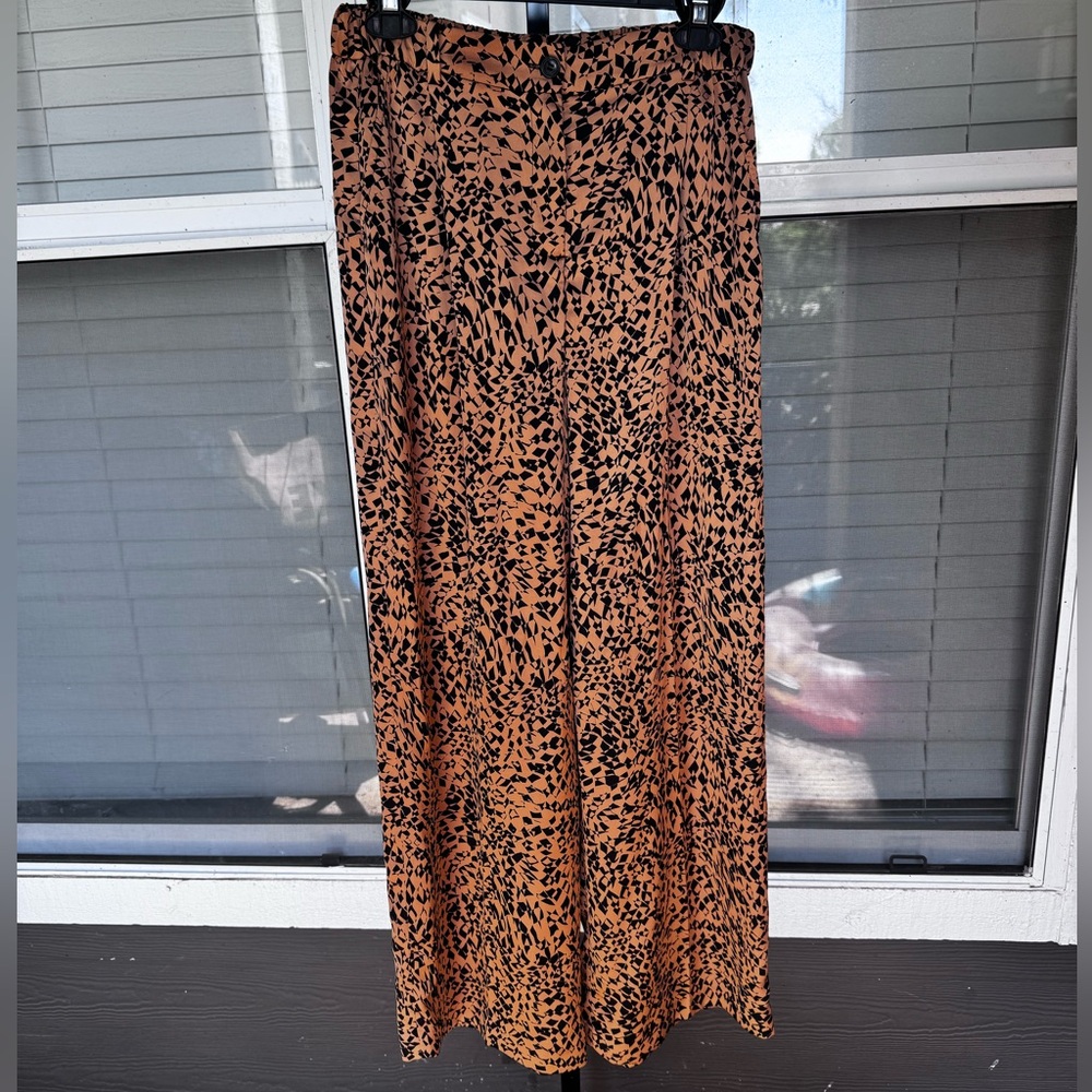 Women’s Open Edit Abstract Flowy Wide Leg Pant Size Medium